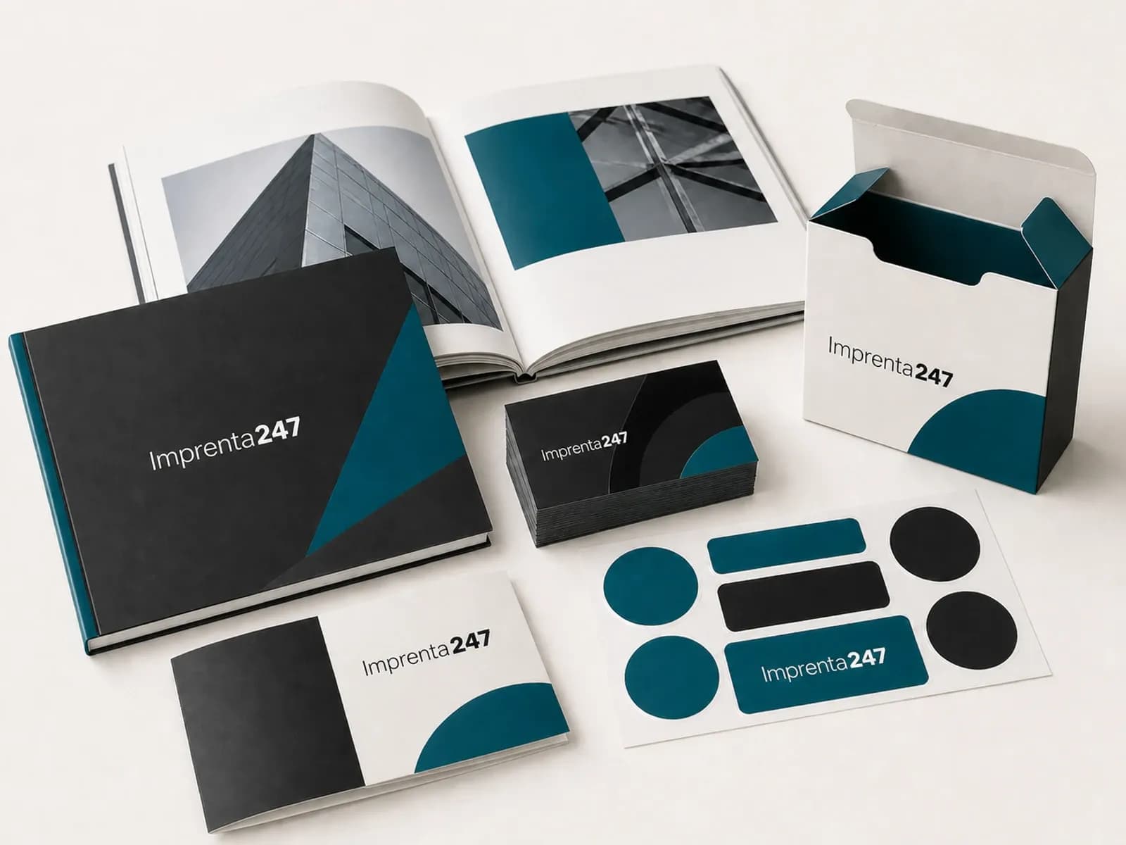 Catálogo, empaque, tarjetas, folleto y etiquetas con el logotipo de Imprenta247